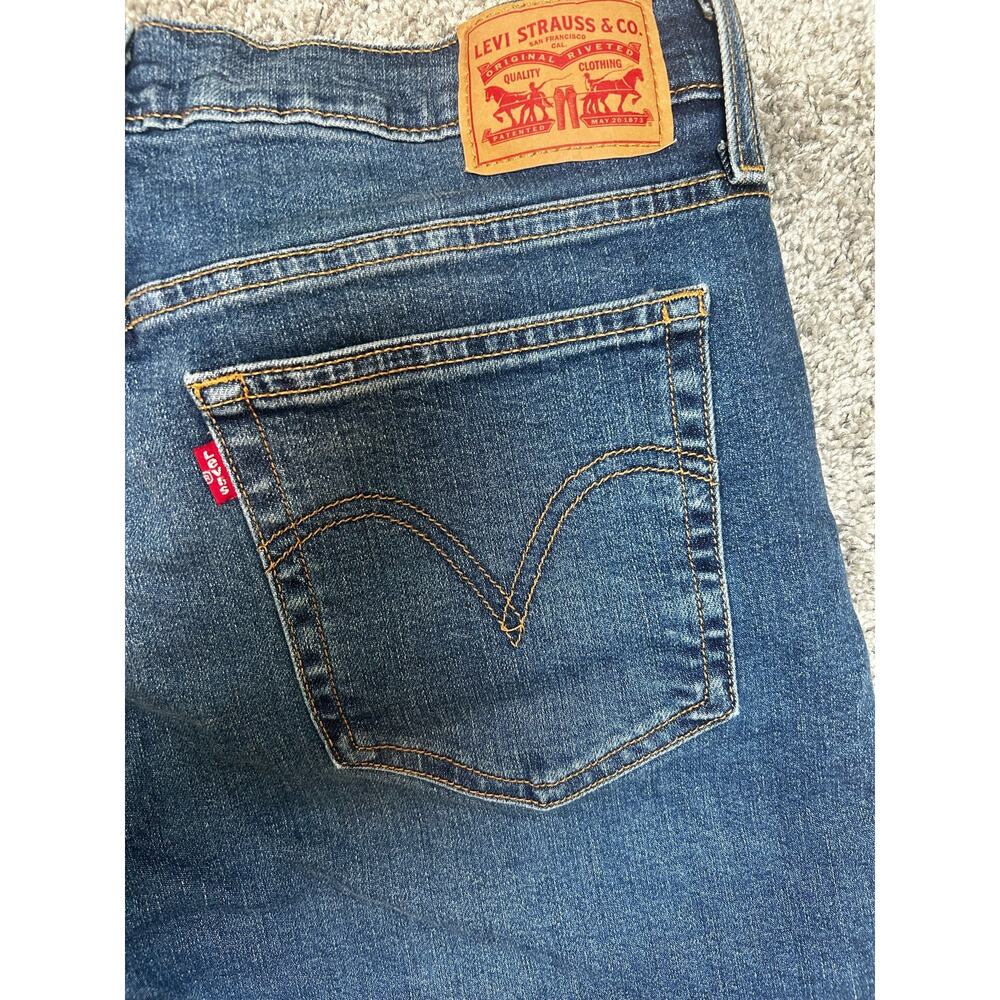 Levi’s Wedgie Straight Size 32 Button Fly Inseam 28 Jeans Pants
